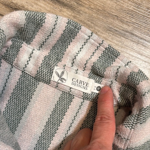 Carve Designs Striped Button-Up Shirt Size Medium - Picture 4 of 9